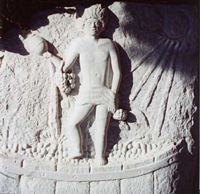 Sculture in marmo: bassorilievi